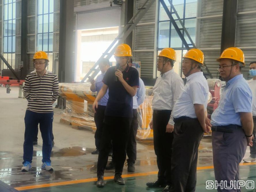 山東省科學(xué)院激光研究所所長賈中青、山東省機械設(shè)計研究院院長林江海帶領(lǐng)激光、高端裝備領(lǐng)域?qū)＜乙恍?人到水泊焊割實地調(diào)研2