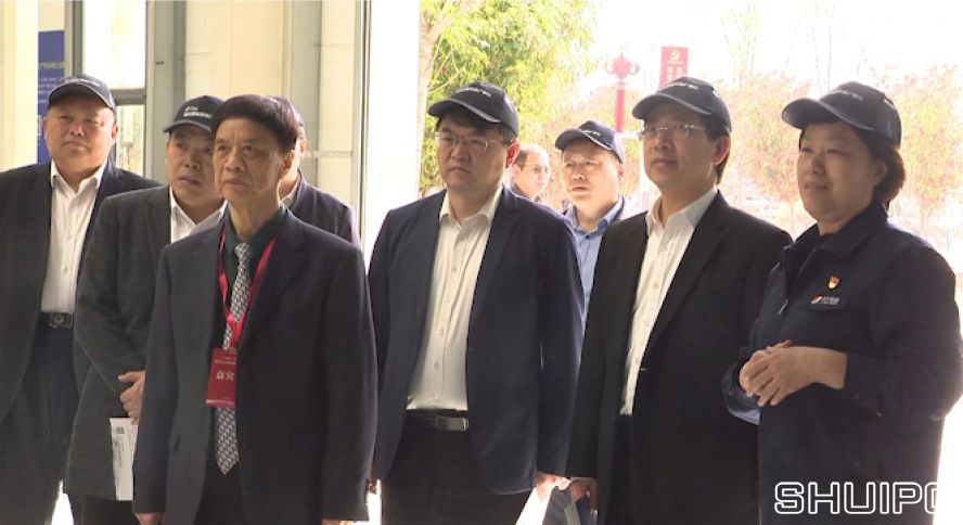 武漢理工大學(xué)黨委書記信思金,武漢理工大學(xué)原校長(zhǎng)、俄羅斯國(guó)家工程院外籍院士周祖德,山東理工大學(xué)原校長(zhǎng)、俄羅斯自然科學(xué)院外籍院士張鐵柱 武漢理工大學(xué)黨委書記信思金,武漢理工大學(xué)原校長(zhǎng)、俄羅斯國(guó)家工程院外籍院士周祖德,山東理工大學(xué)原校長(zhǎng)、俄羅斯自然科學(xué)院外籍院士張鐵柱